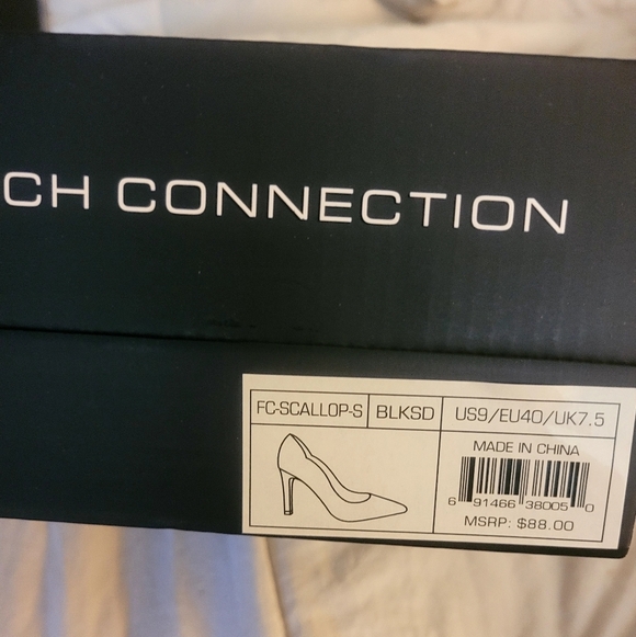 French Connection Black Stiletto Scallop Suede Size 9 Heel Classic NIB - Picture 5 of 6